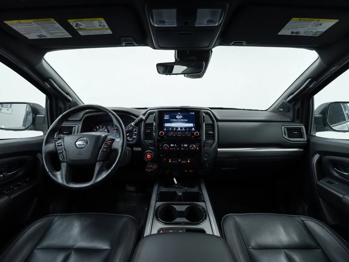 2024 Nissan Titan PRO-4X - Photo 16