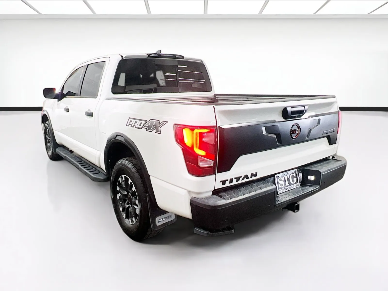 2024 Nissan Titan PRO-4X - Photo 6