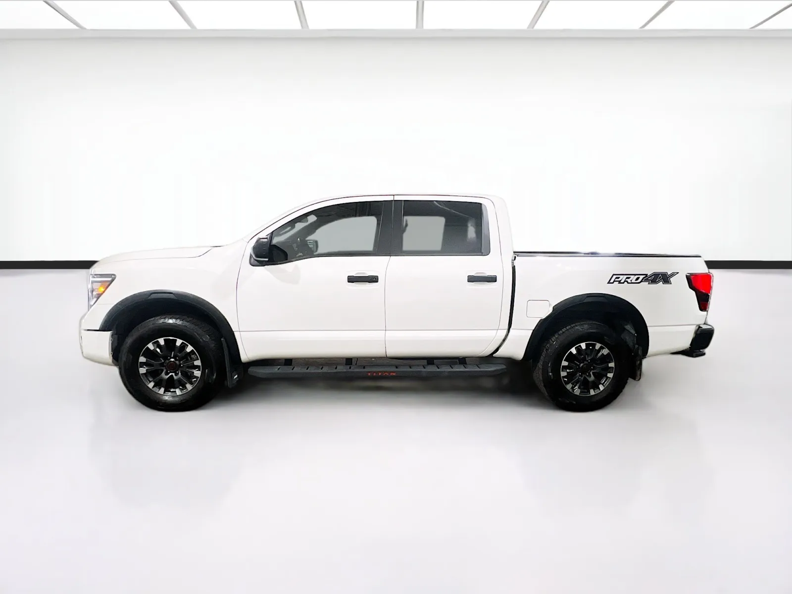 2024 Nissan Titan PRO-4X - Photo 23