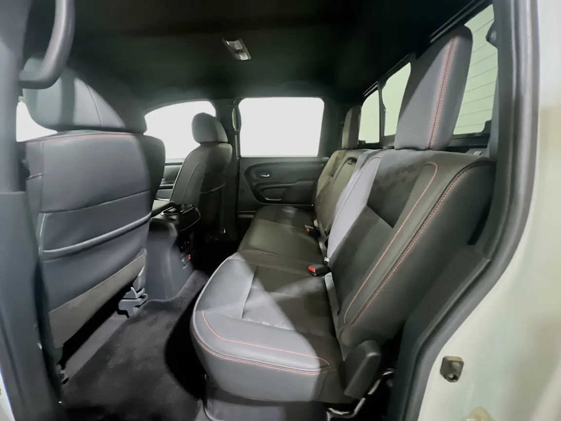2024 Nissan Titan PRO-4X - Photo 17