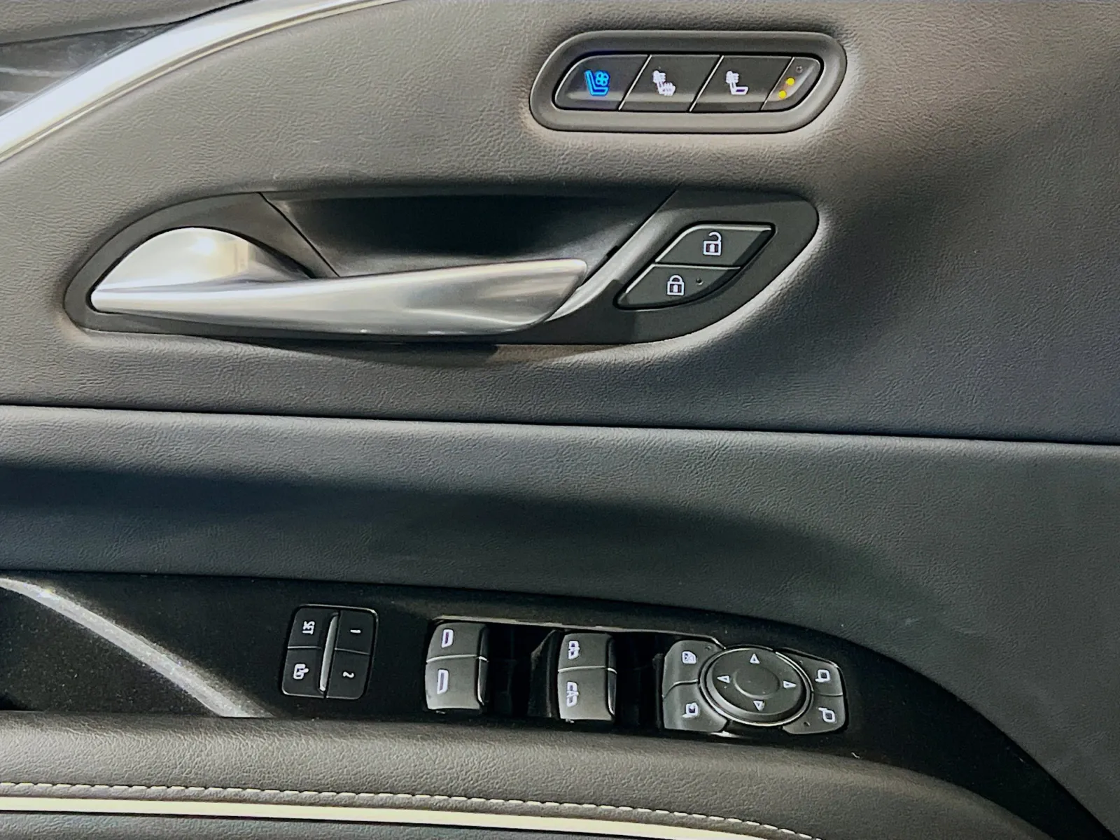 2022 Cadillac Escalade ESV Sport - Photo 14