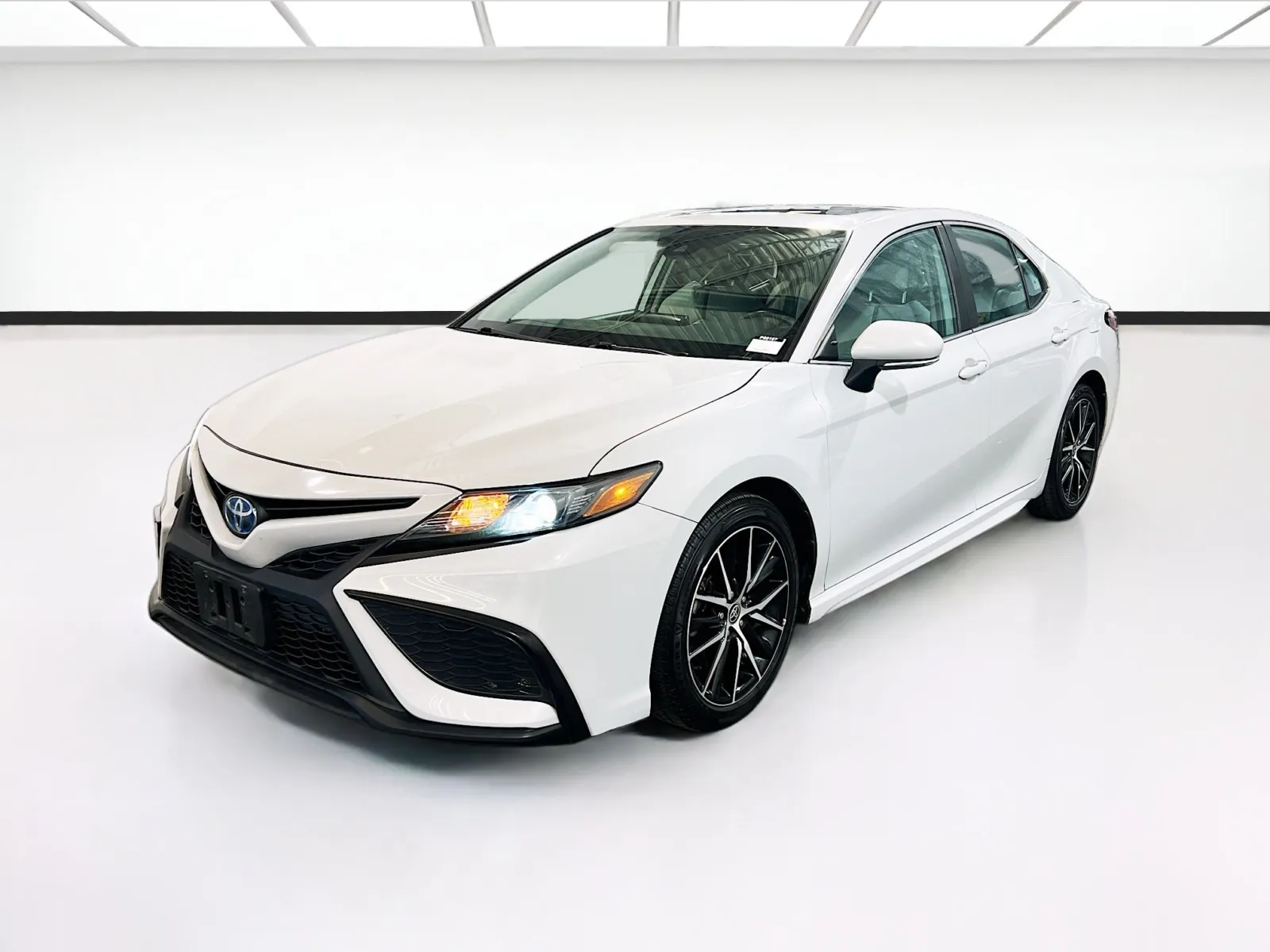 Gray 2024 Toyota Camry SE for sale in Chandler, AZ