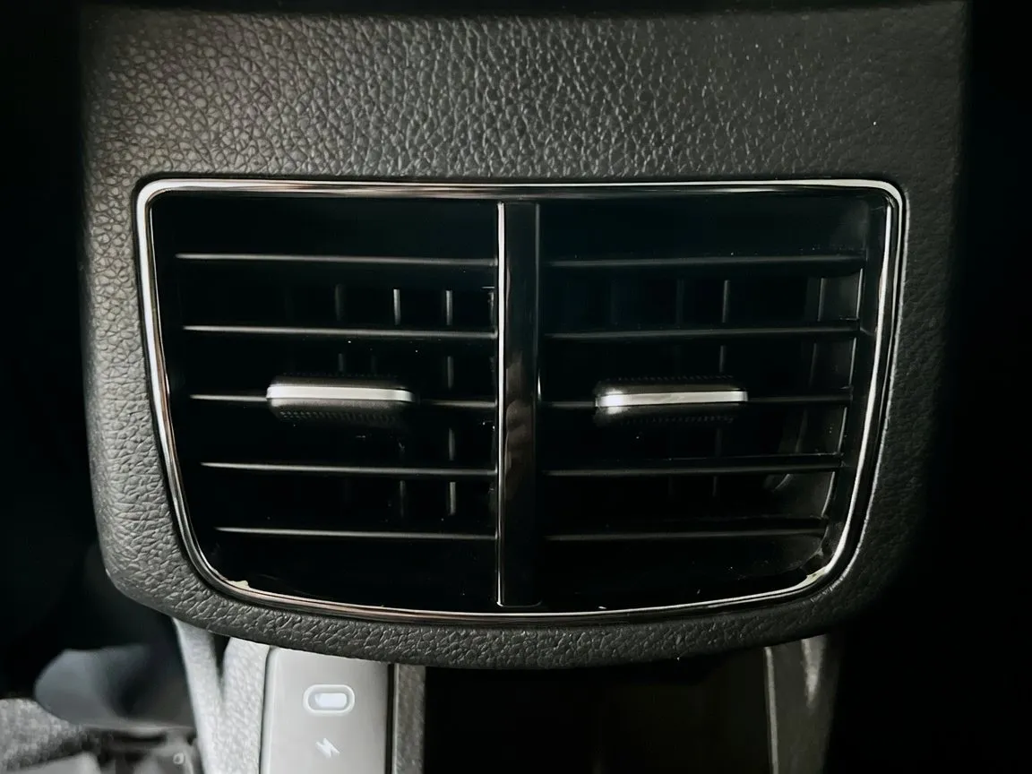 2024 Kia Seltos EX - Photo 18