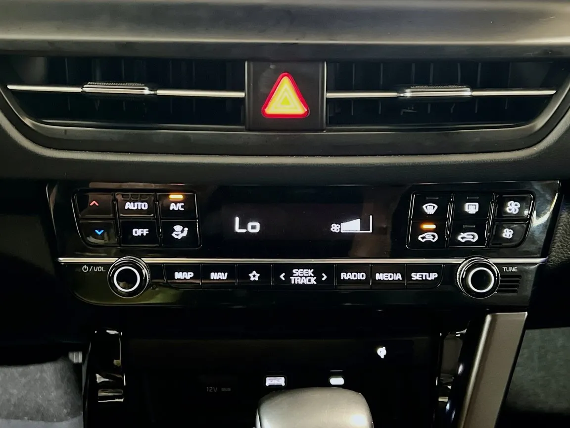 2024 Kia Seltos EX - Photo 12
