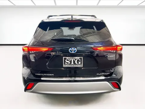 More photos of 2021 Toyota Highlander Hybrid Platinum at STG Auto Group of Chandler, AZ