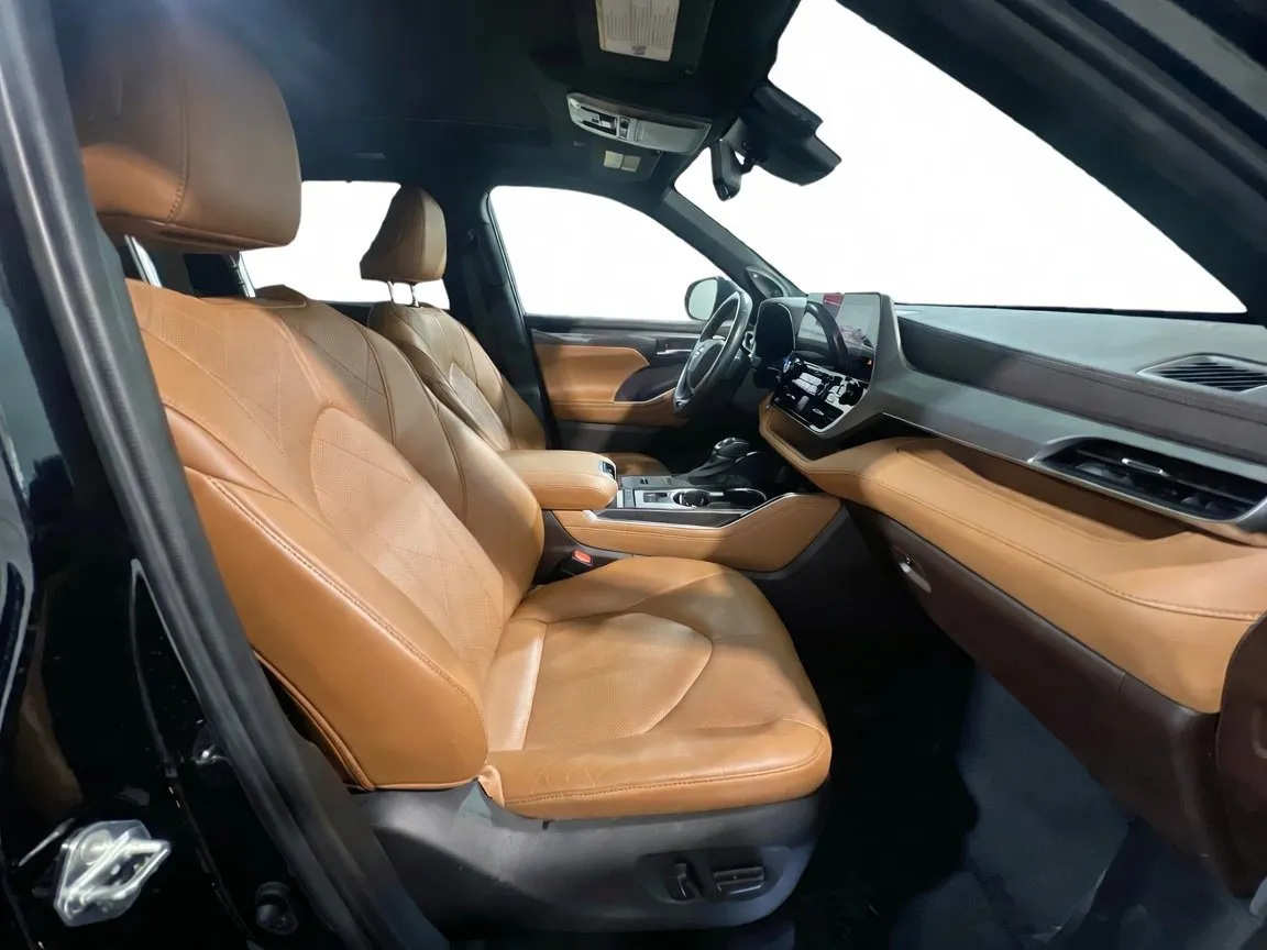 2021 Toyota Highlander Platinum - Photo 23