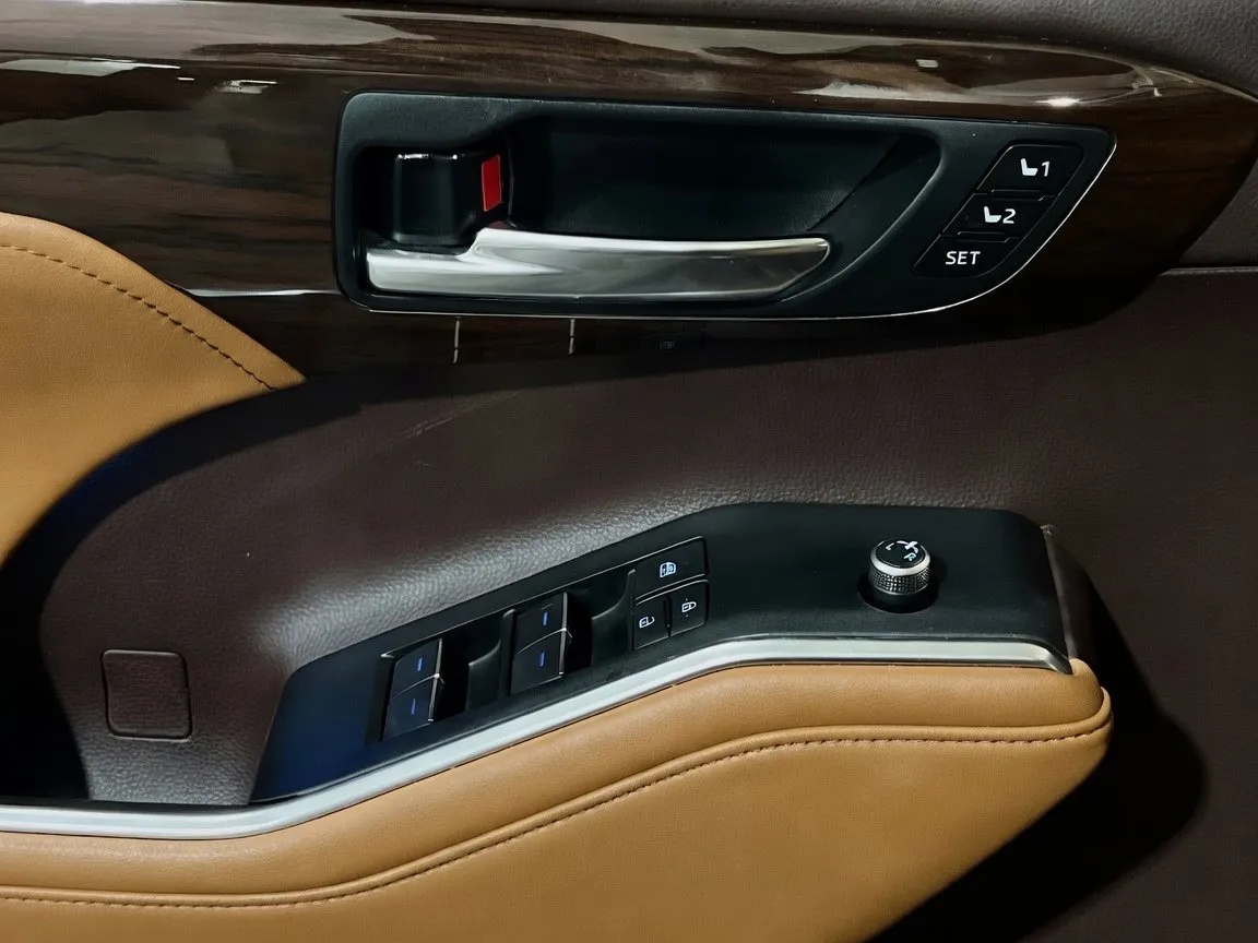 2021 Toyota Highlander Platinum - Photo 14