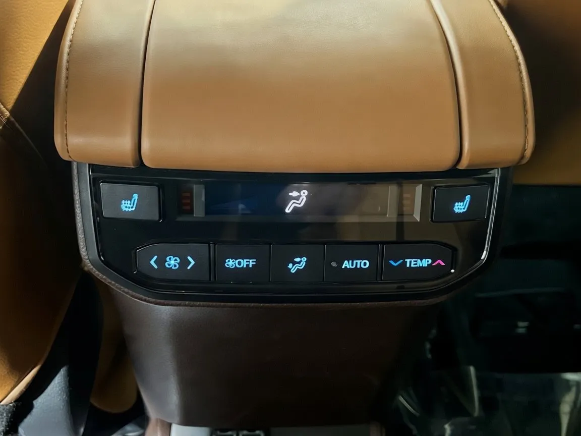 2021 Toyota Highlander Platinum - Photo 20