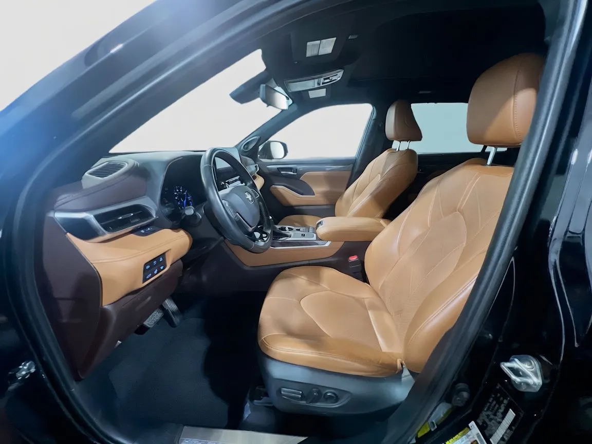 2021 Toyota Highlander Platinum - Photo 16