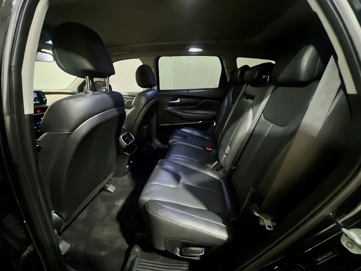 2020 Hyundai Santa Fe SEL - Photo 18
