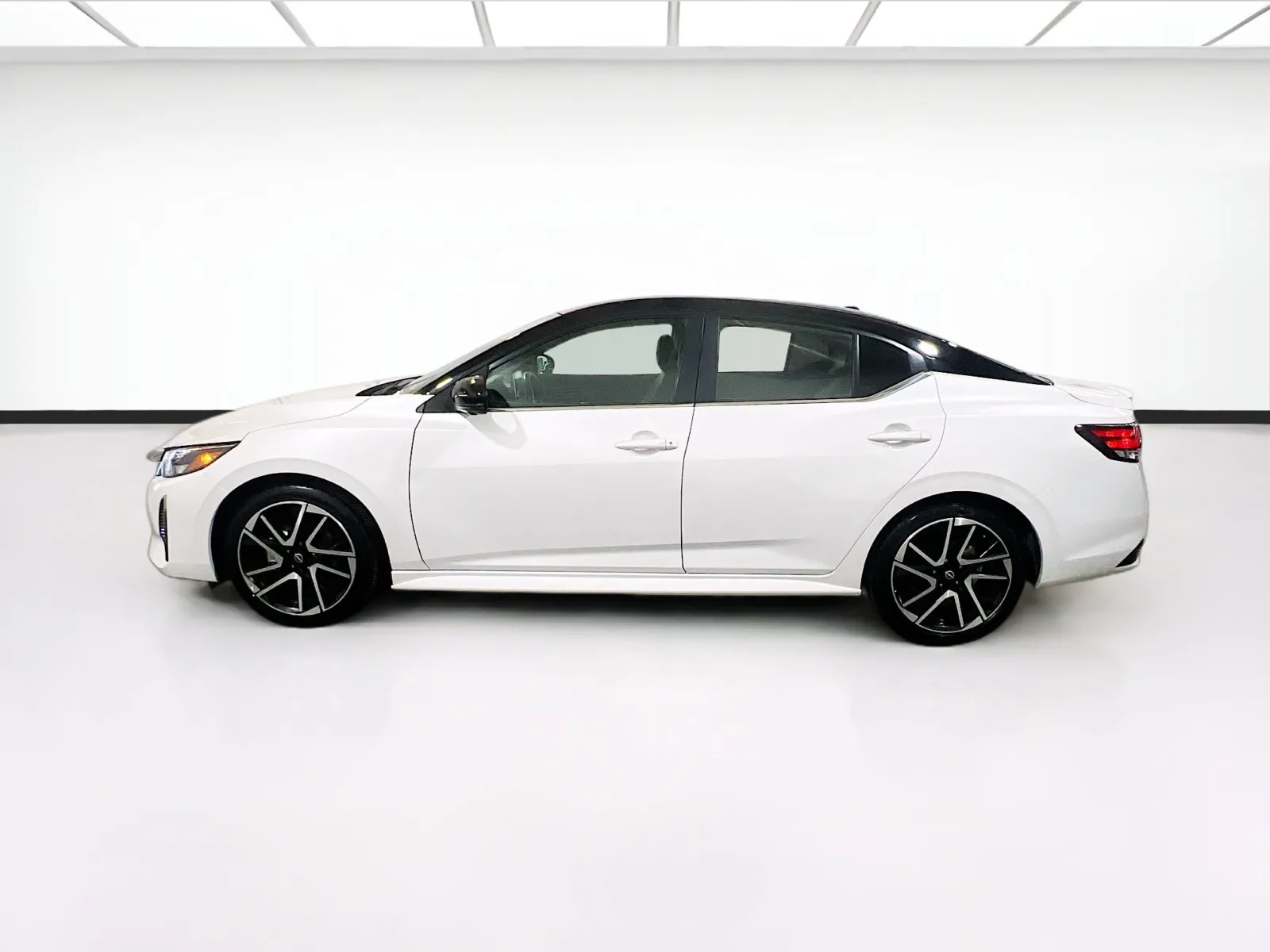 2025 Nissan Sentra SR - Photo 23