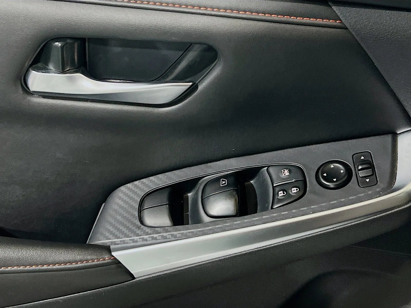 2025 Nissan Sentra SR - Photo 13