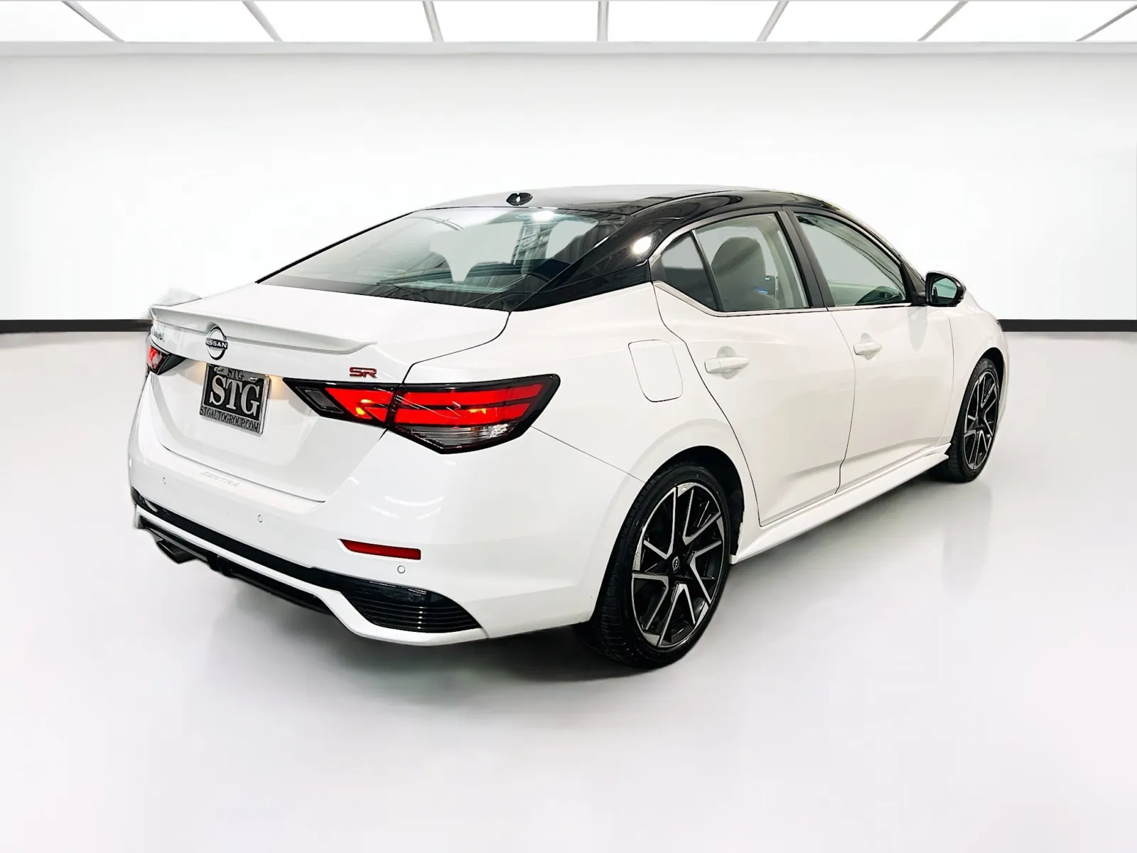 2025 Nissan Sentra SR - Photo 4