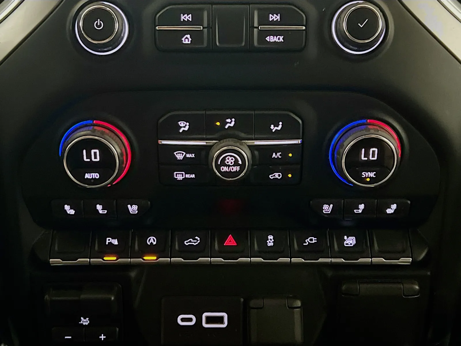 2021 Chevrolet Silverado 1500 LTZ - Photo 11
