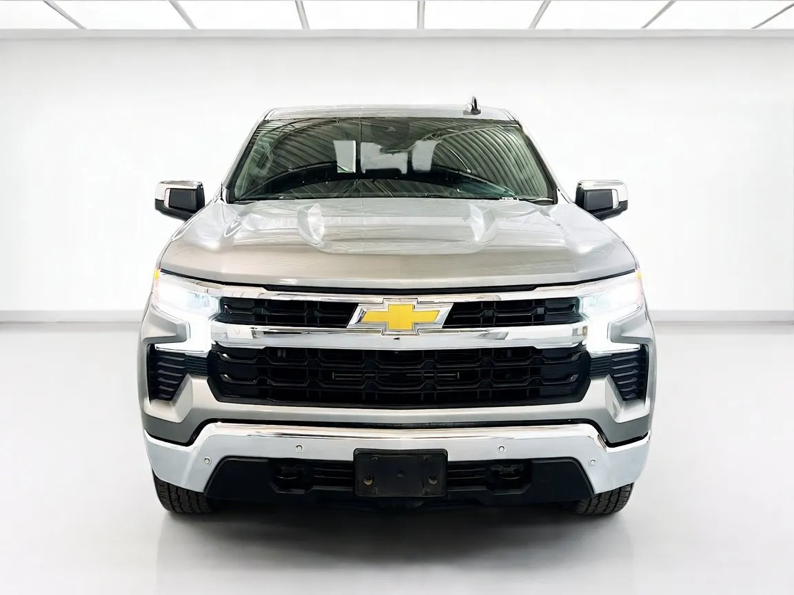 2024 Chevrolet Silverado 1500 LT - Photo 2