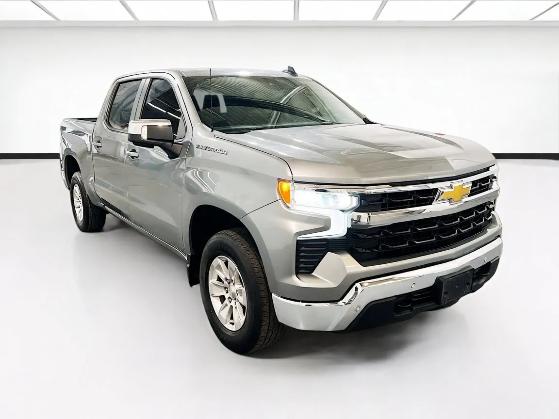 2024 Chevrolet Silverado 1500 LT - Photo 3