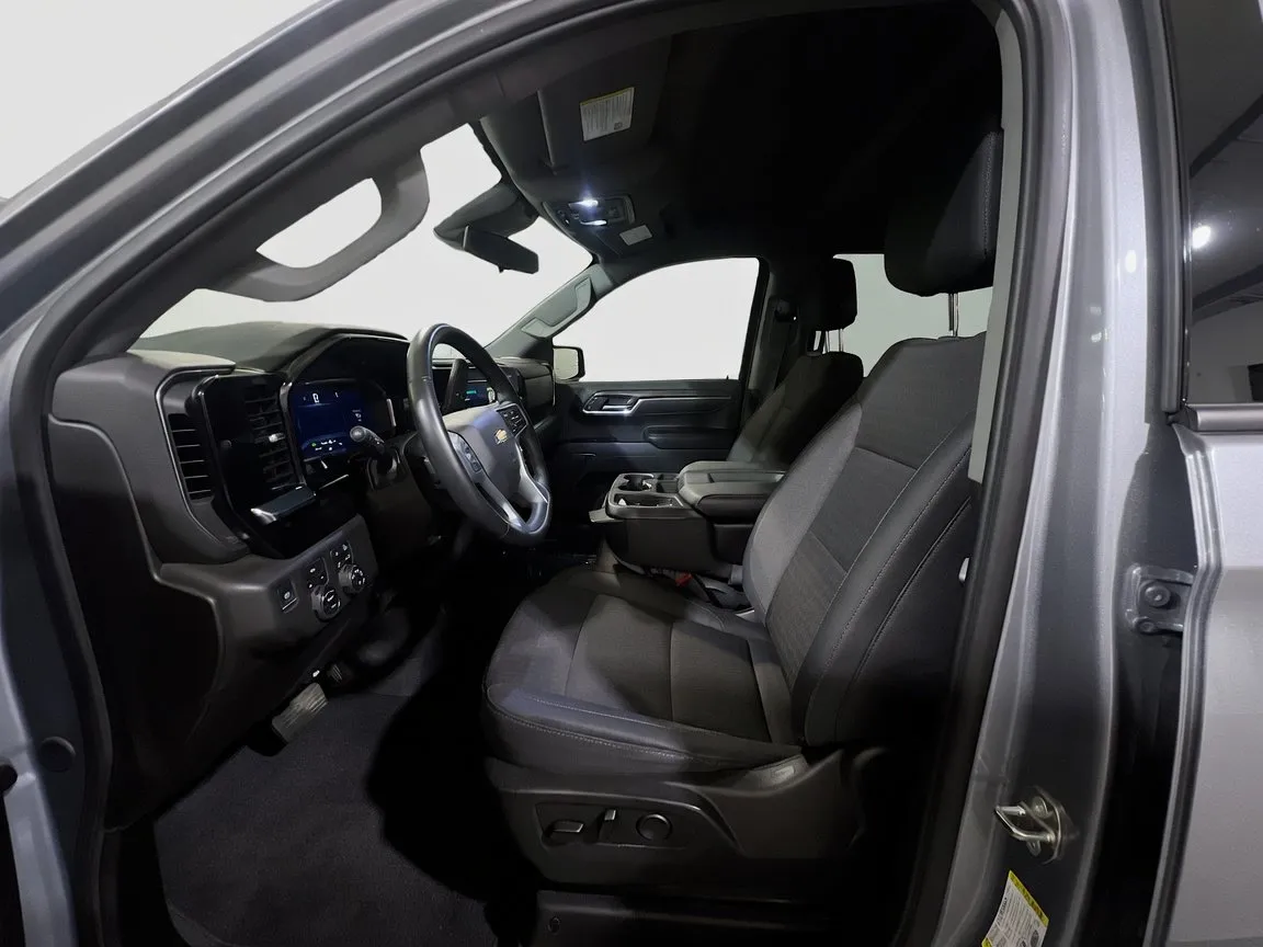 2024 Chevrolet Silverado 1500 LT - Photo 14