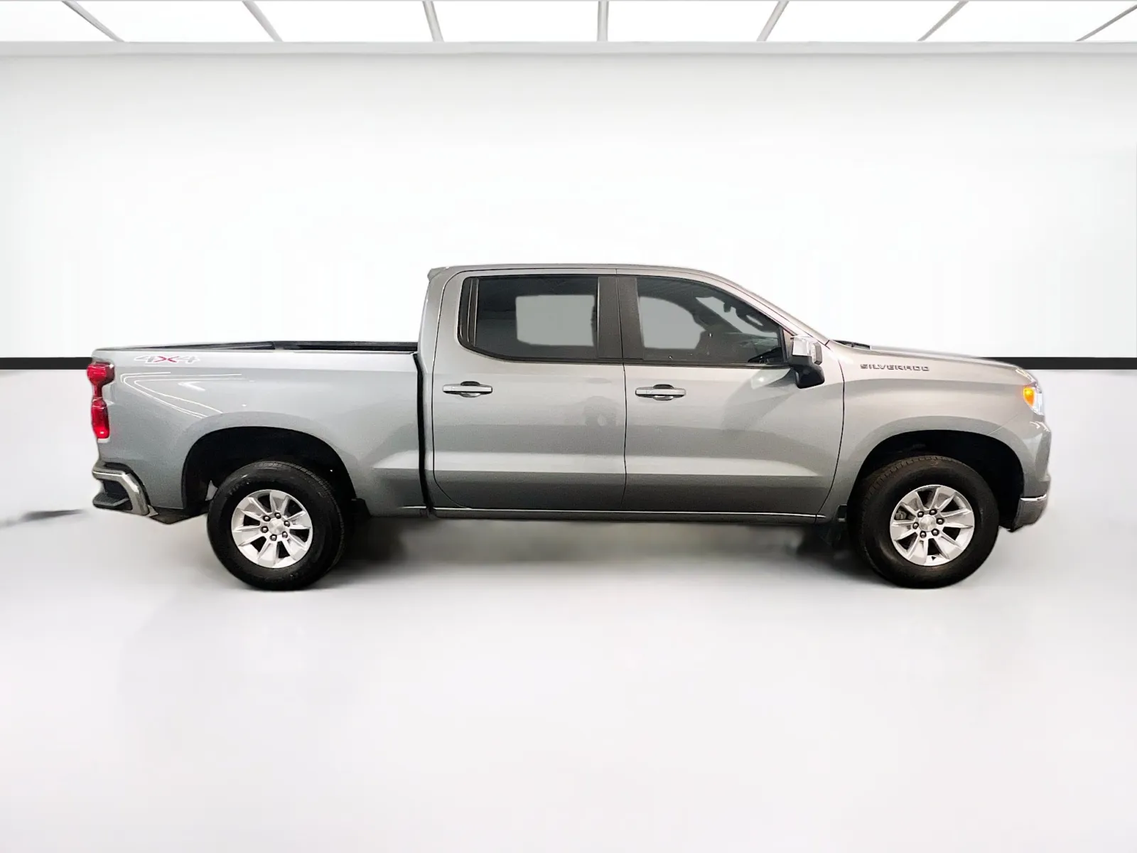 2024 Chevrolet Silverado 1500 LT - Photo 23