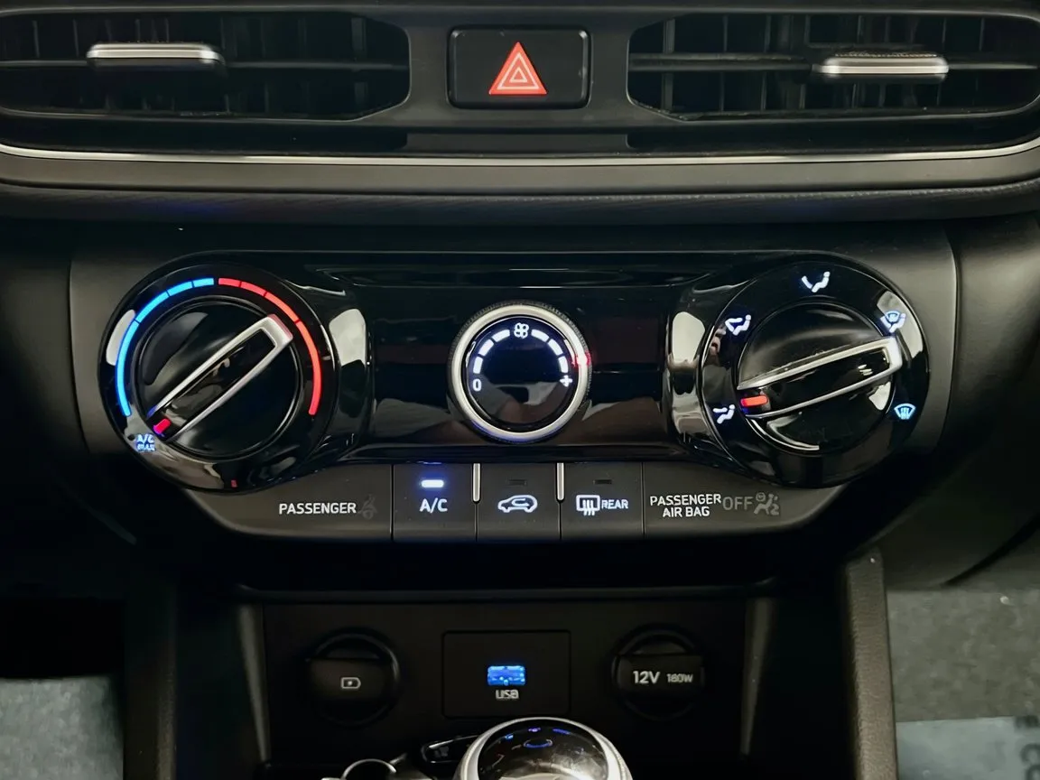2023 Hyundai Kona SEL - Photo 11
