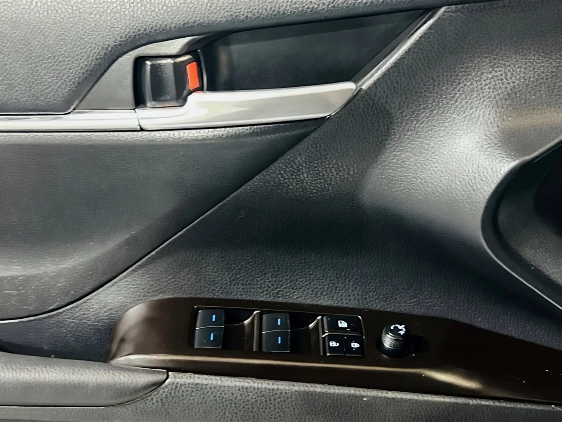 2024 Toyota Camry LE - Photo 13