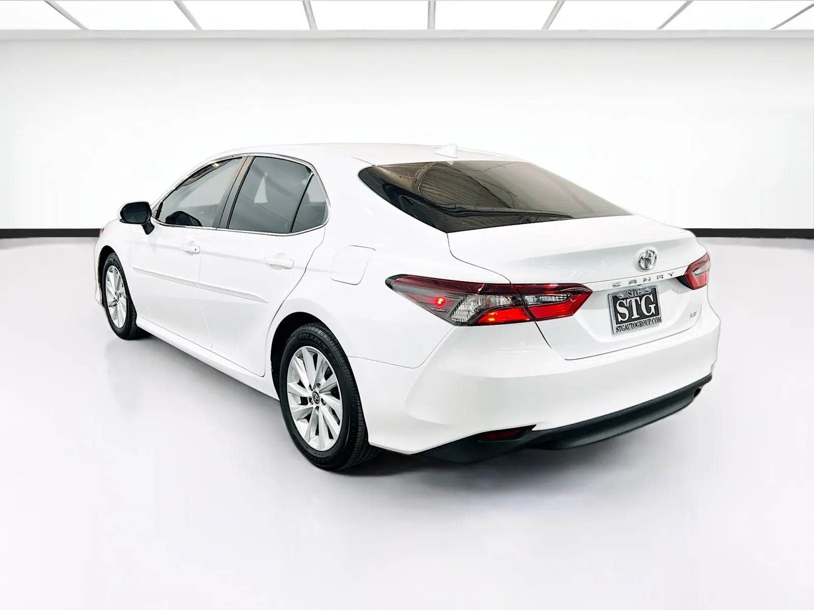 2024 Toyota Camry LE - Photo 6