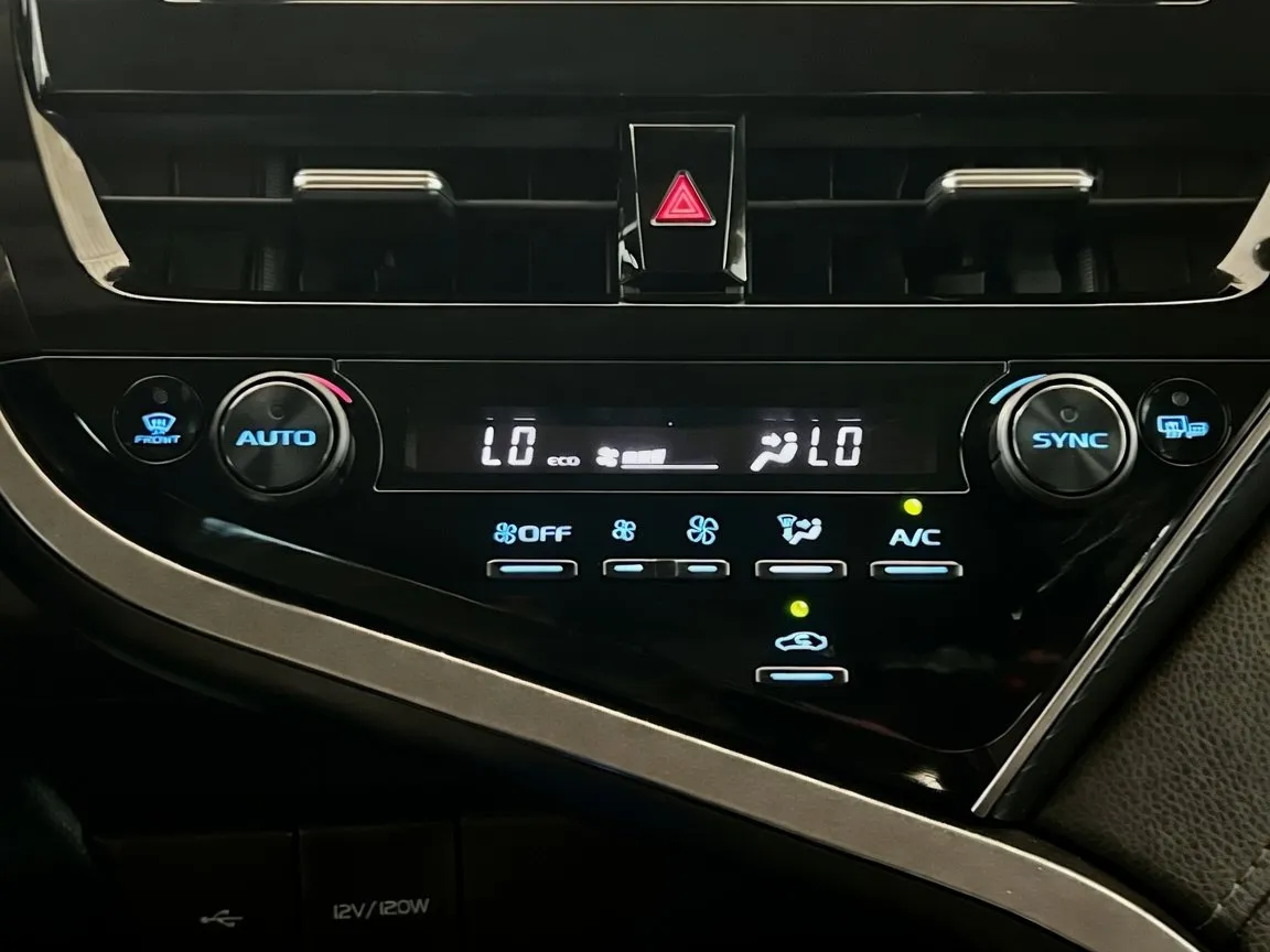 2024 Toyota Camry LE - Photo 11