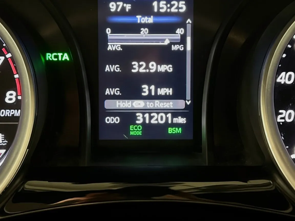 2024 Toyota Camry LE - Photo 8