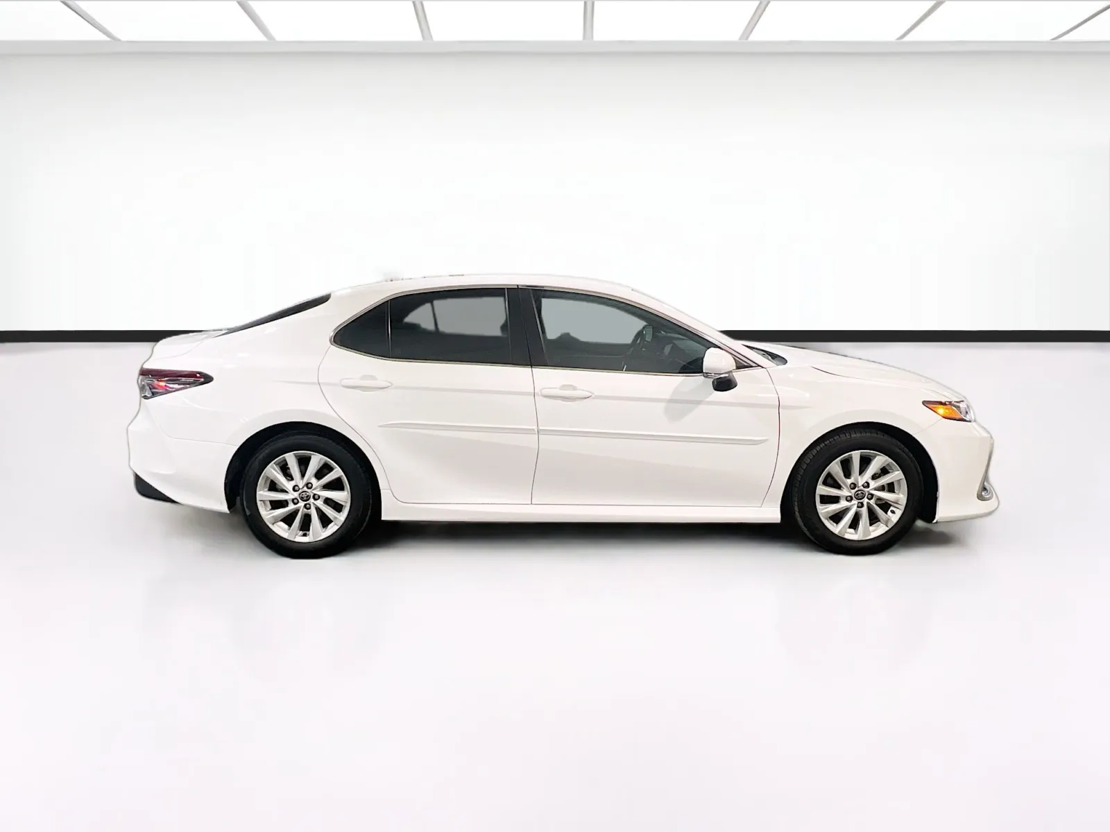 2024 Toyota Camry LE - Photo 22
