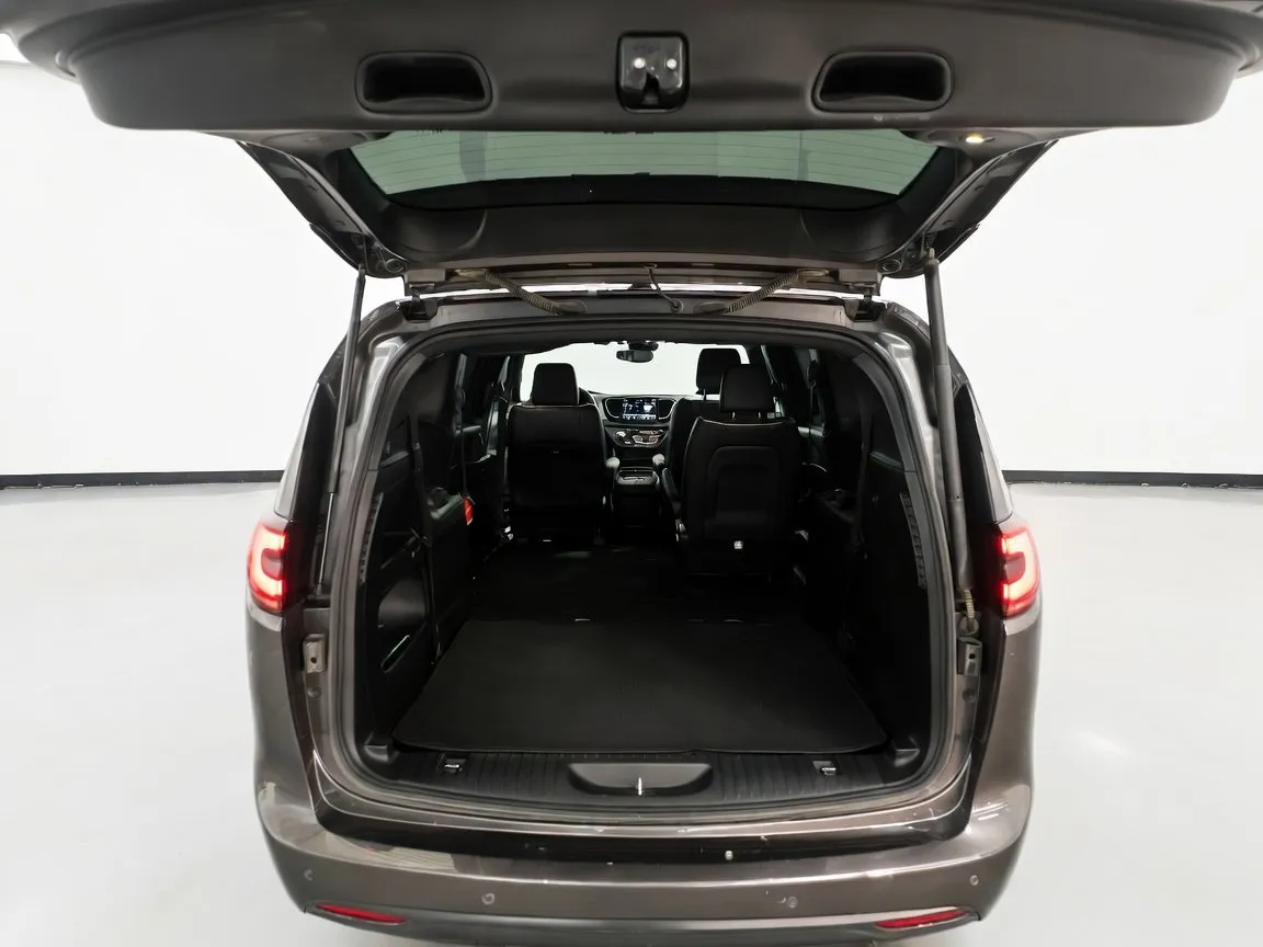 2023 Chrysler Pacifica Limited - Photo 19