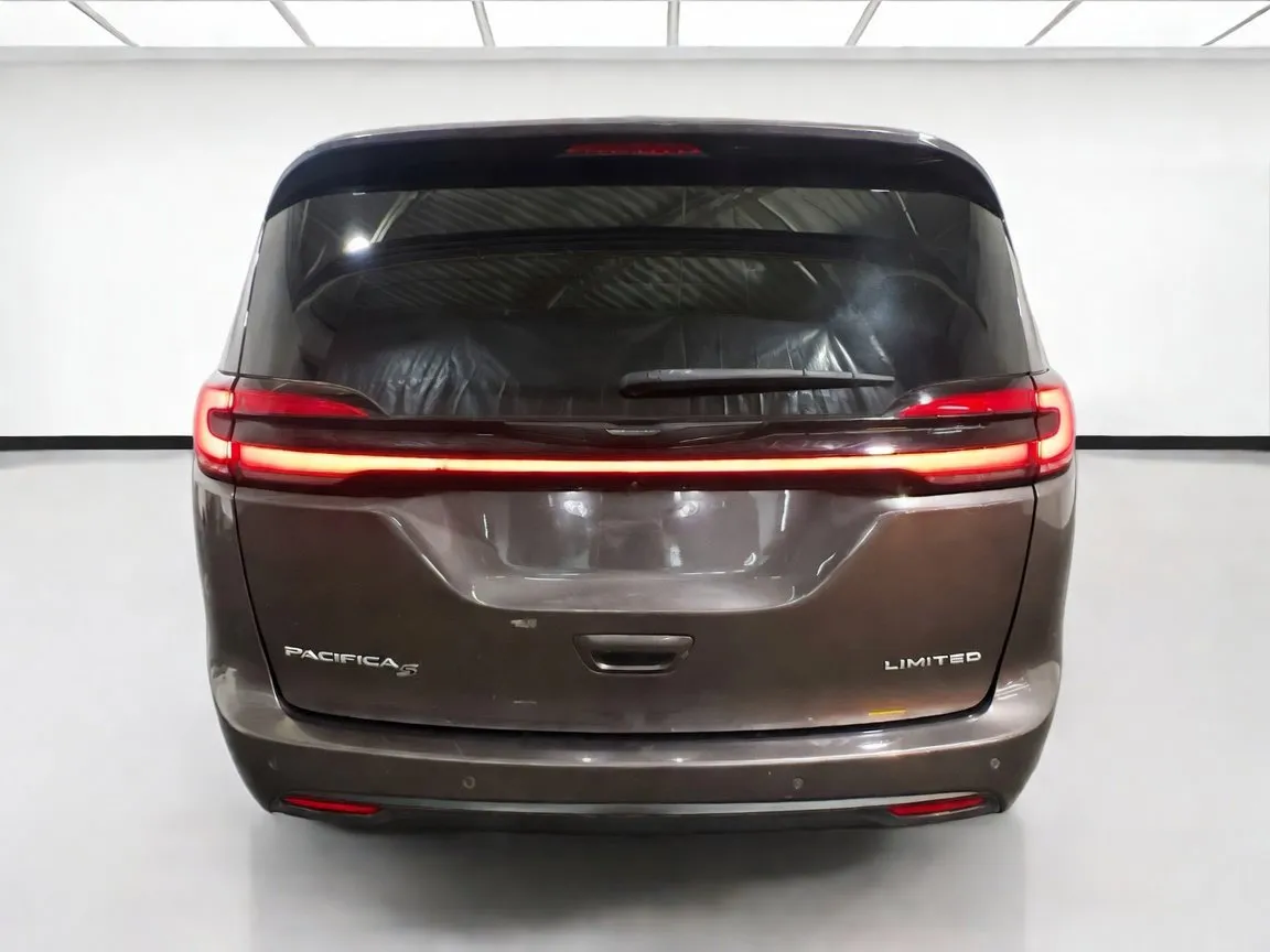 2023 Chrysler Pacifica Limited - Photo 4
