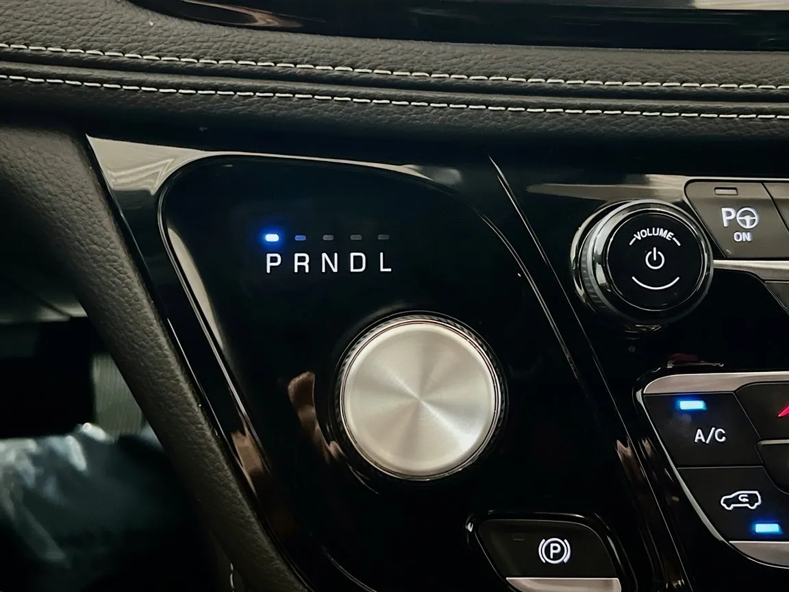 2023 Chrysler Pacifica Limited - Photo 12