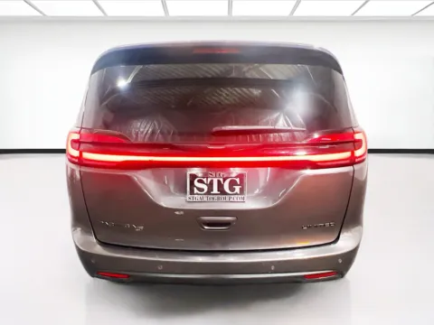 More photos of 2023 Chrysler Pacifica Limited at STG Auto Group of Chandler, AZ