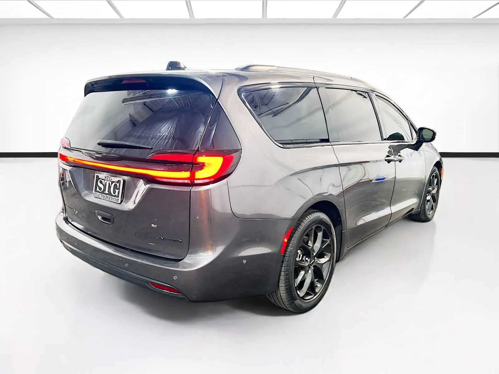 2023 Chrysler Pacifica Limited - Photo 25