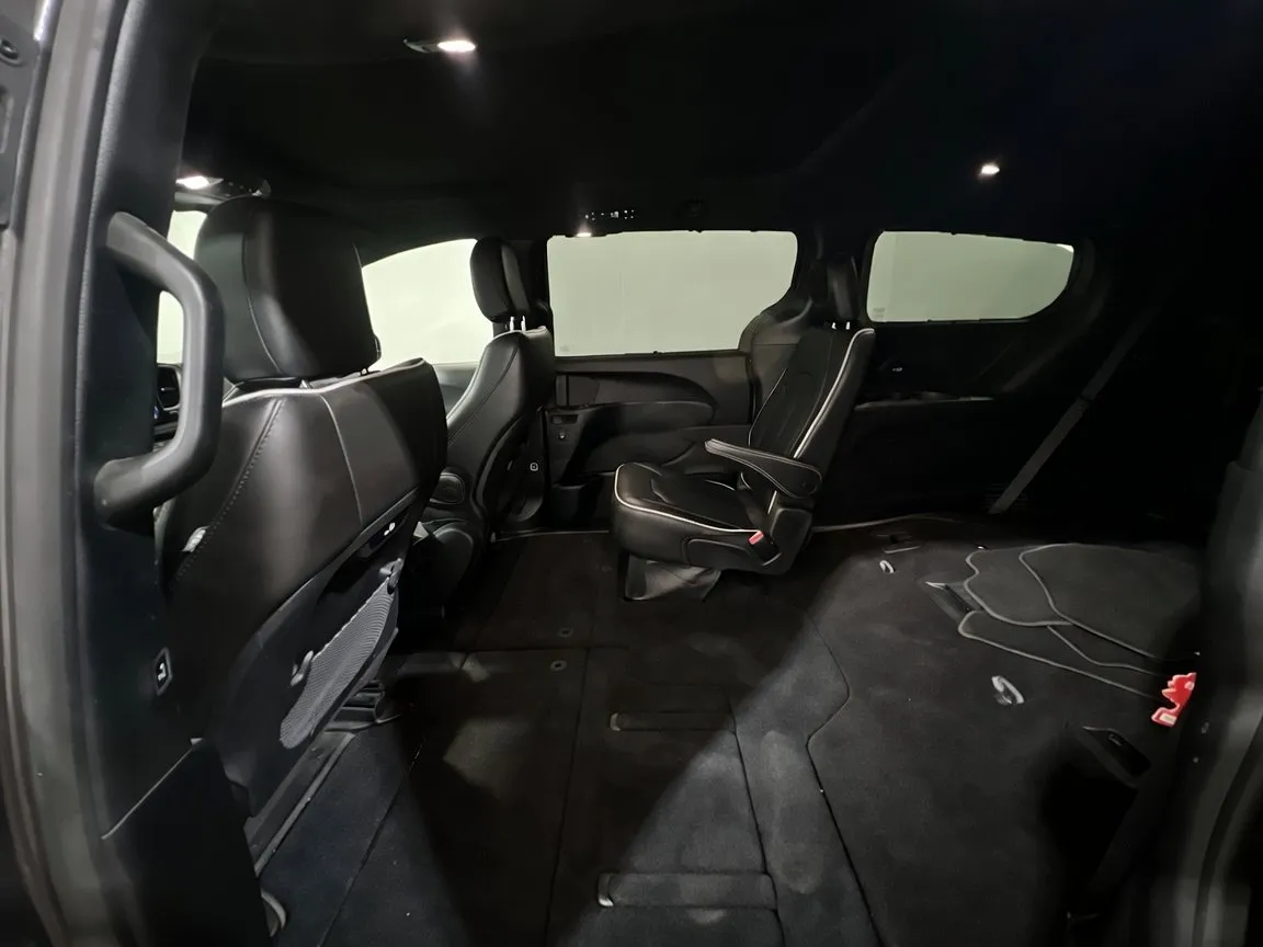 2023 Chrysler Pacifica Limited - Photo 17