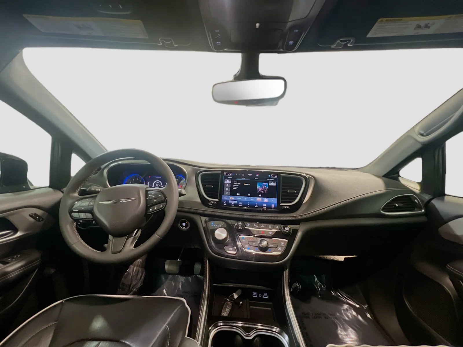 2023 Chrysler Pacifica Limited - Photo 16