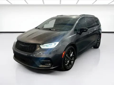 Gray 2023 Chrysler Pacifica Limited for sale in Chandler, AZ