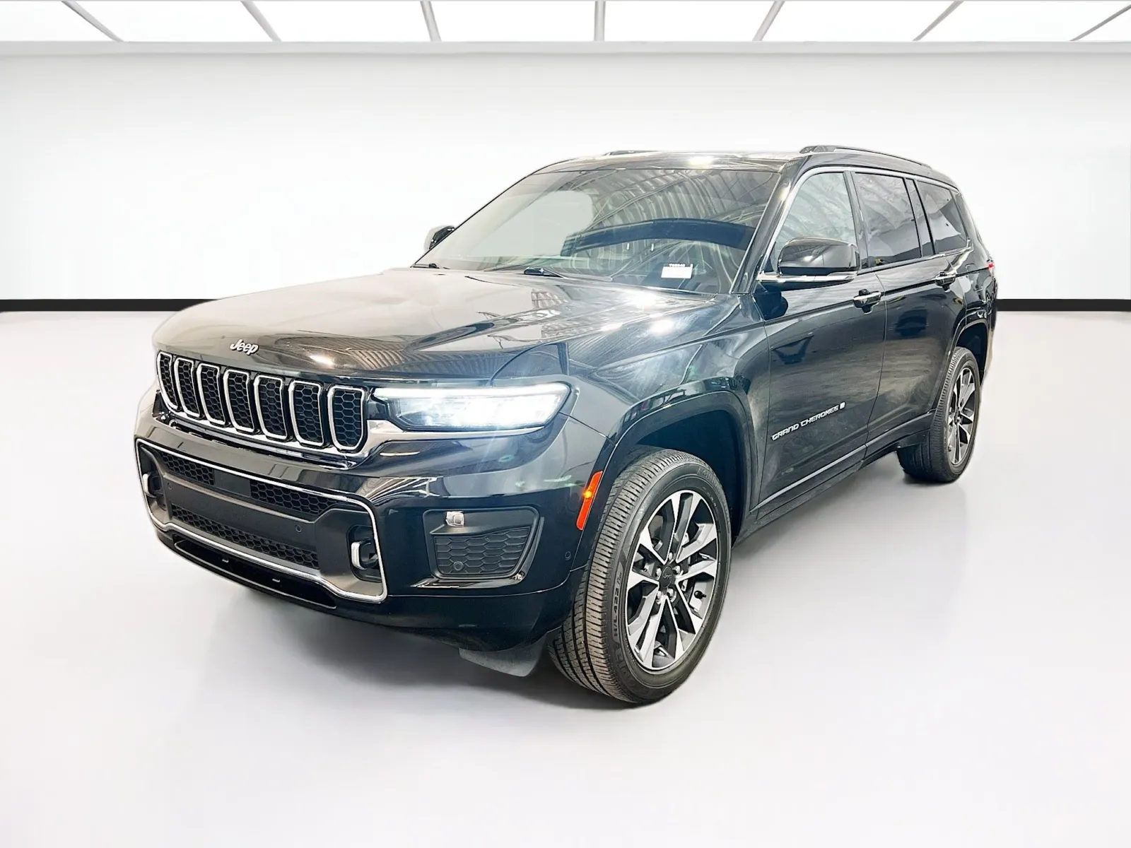 Black 2023 Jeep Grand Cherokee L Overland for sale in Chandler, AZ