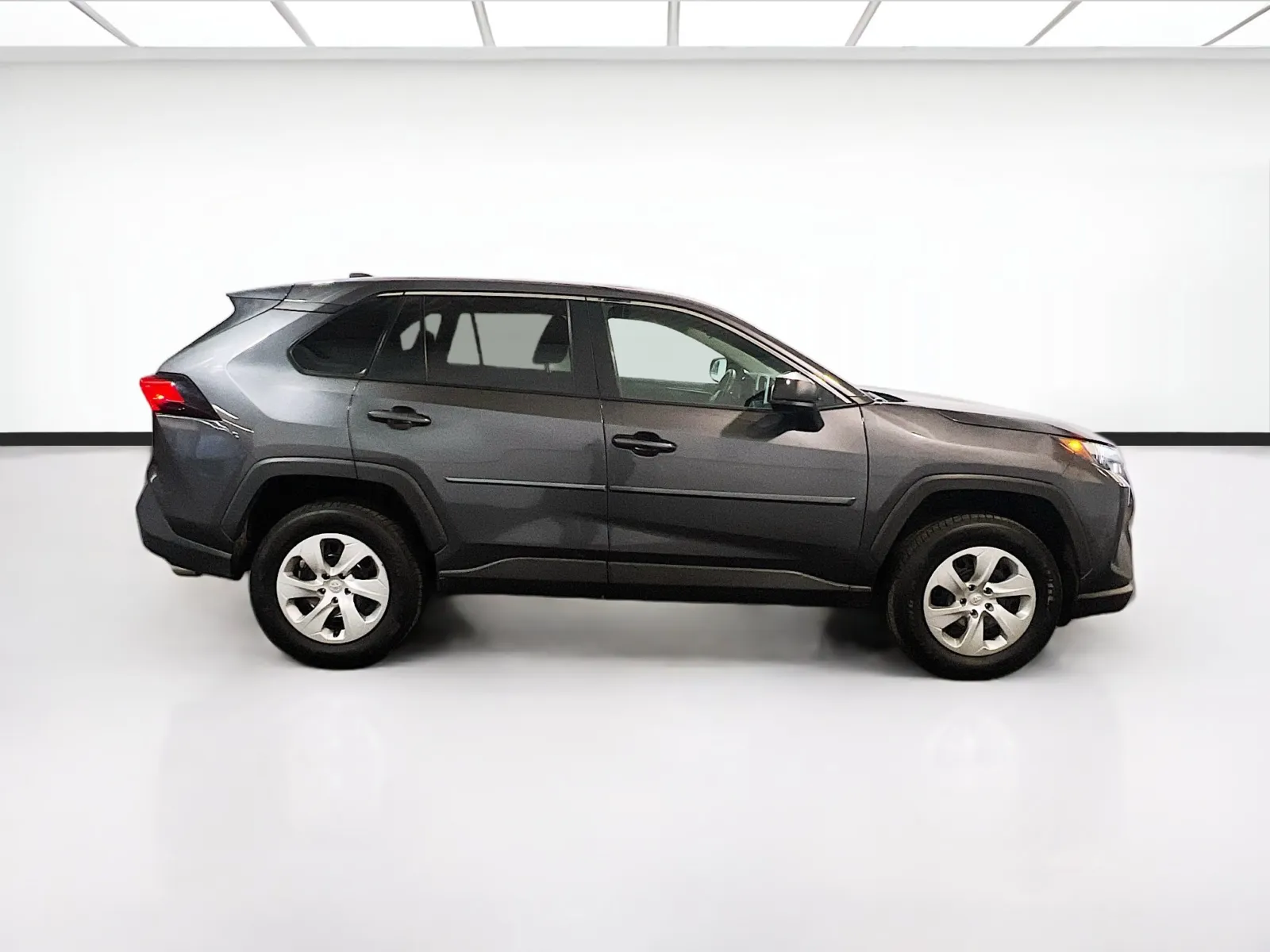 2023 Toyota RAV4 LE - Photo 23