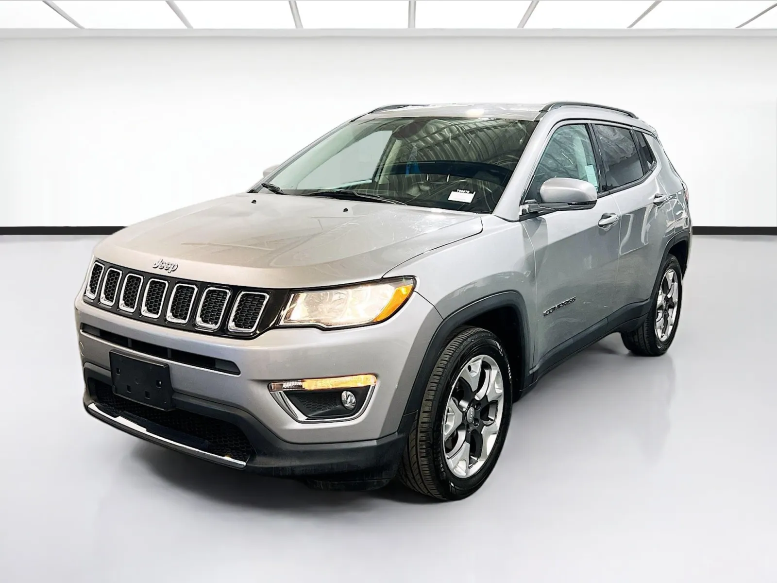 Silver 2019 Jeep Compass Limited for sale in Chandler, AZ