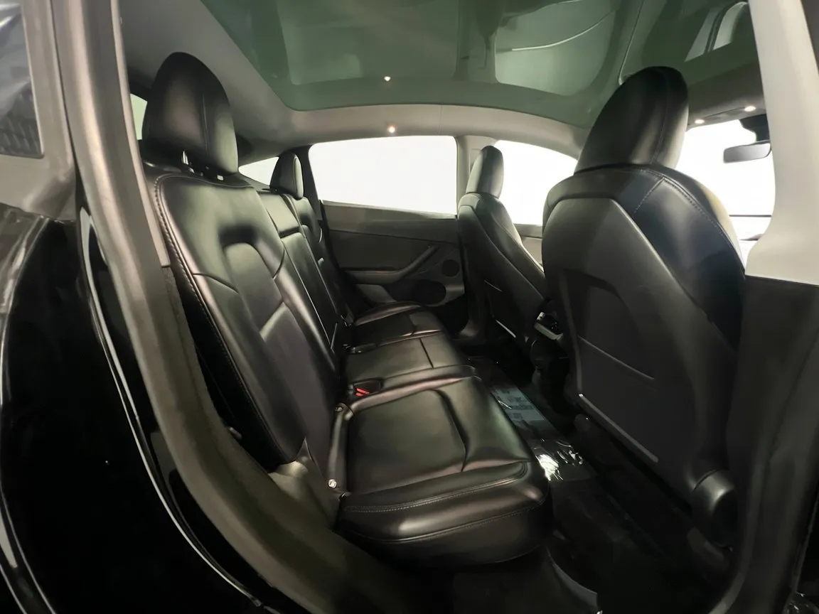 2023 Tesla Model Y Long Range - Photo 19