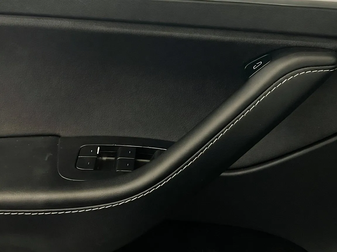 2023 Tesla Model Y Long Range - Photo 13