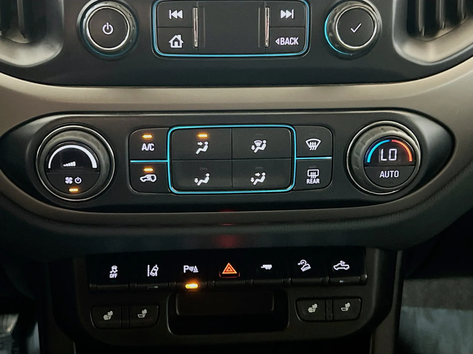 2022 Chevrolet Colorado Z71 - Photo 11