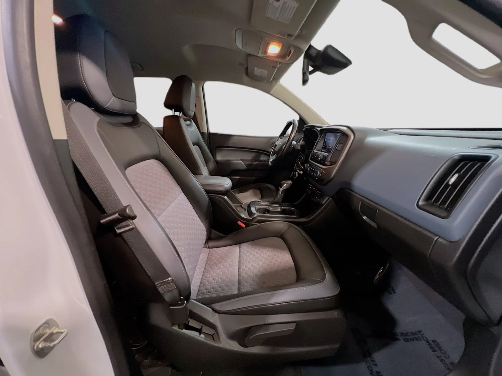 2022 Chevrolet Colorado Z71 - Photo 18