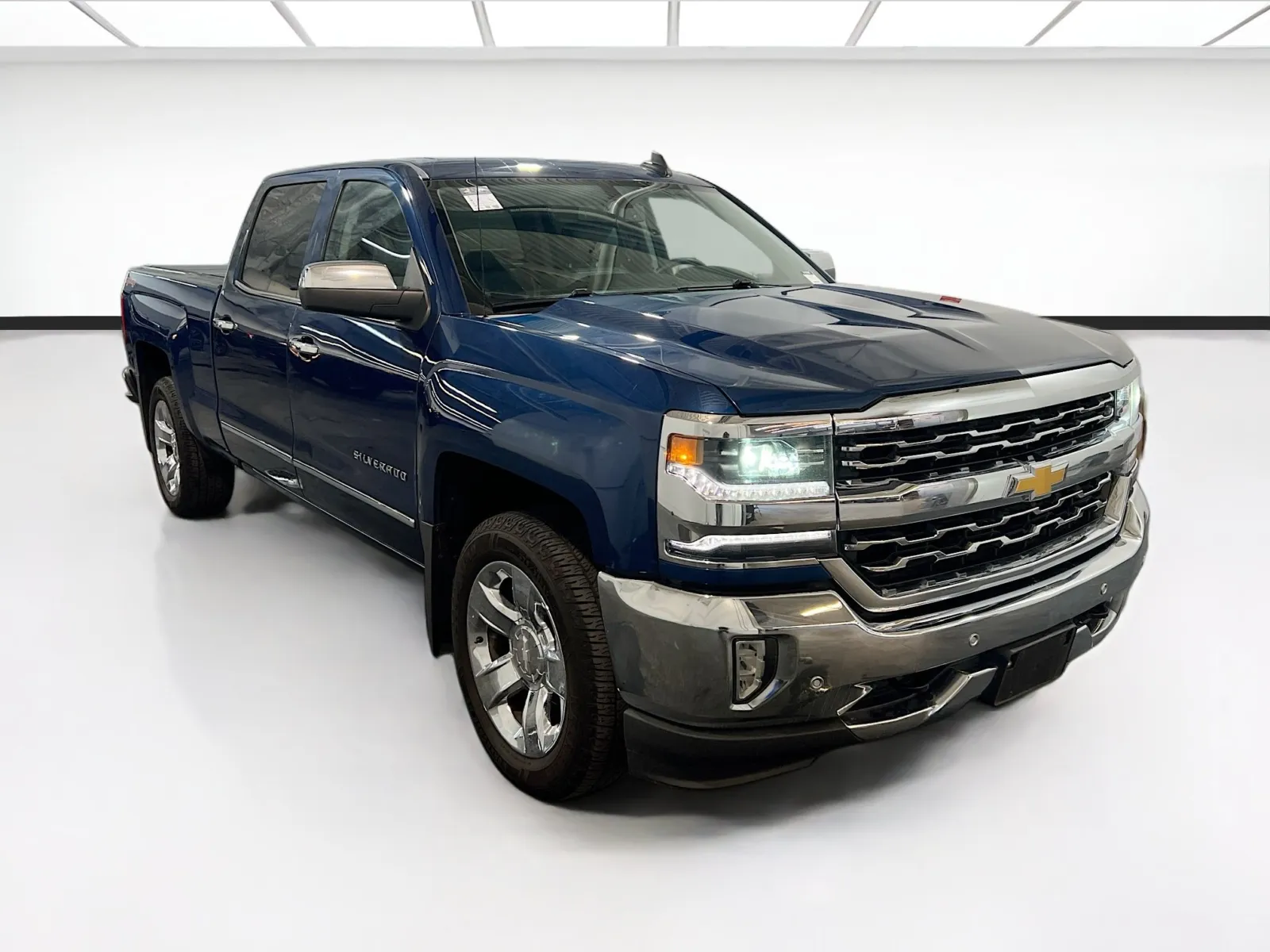 2017 Chevrolet Silverado 1500 LTZ - Photo 3