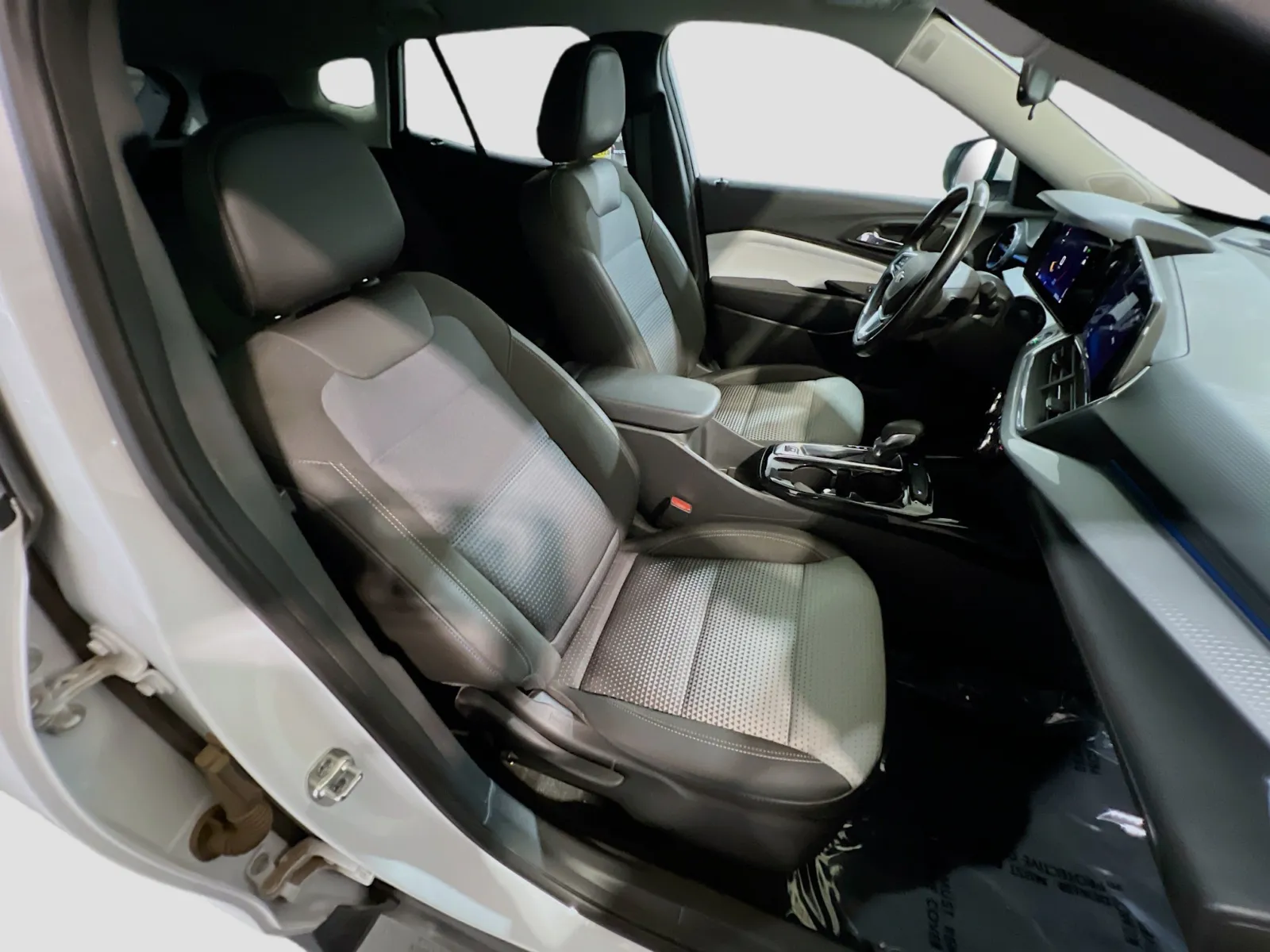 2024 Chevrolet Trax LT - Photo 19