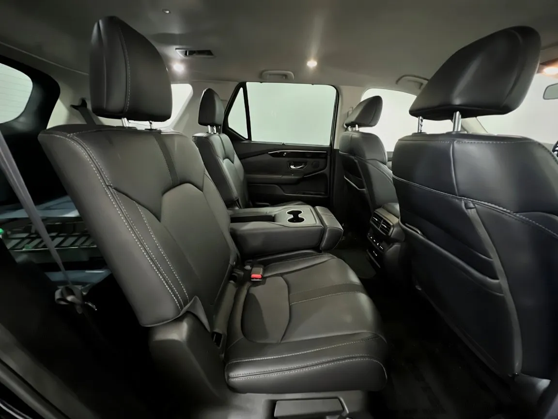 2025 Honda Pilot EX-L - Photo 19