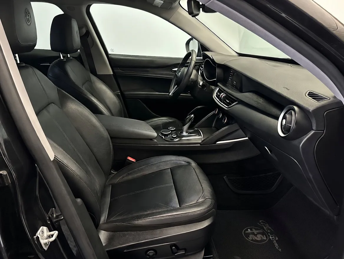 2018 Alfa Romeo Stelvio Base - Photo 17