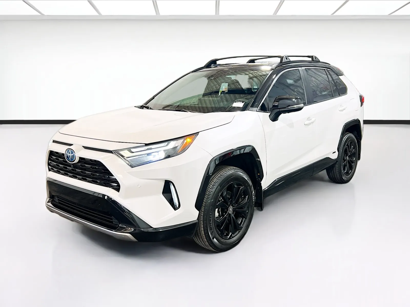 White 2024 Toyota RAV4 Hybrid XSE for sale in Chandler, AZ