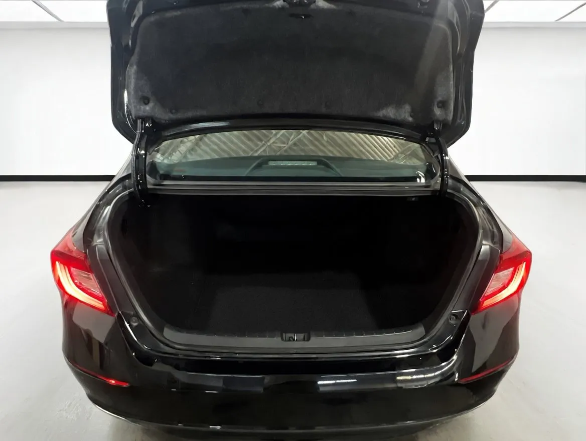 2020 Honda Accord LX - Photo 17