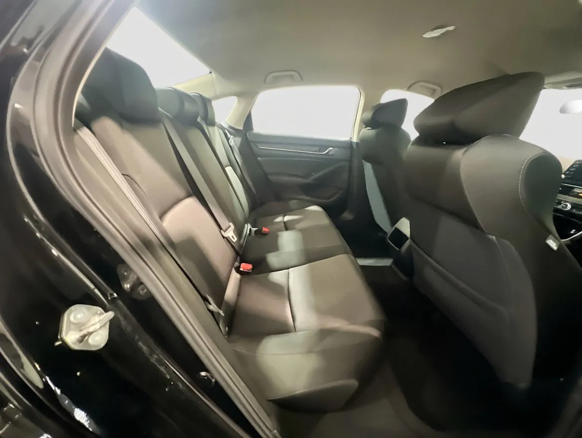 2020 Honda Accord LX - Photo 18